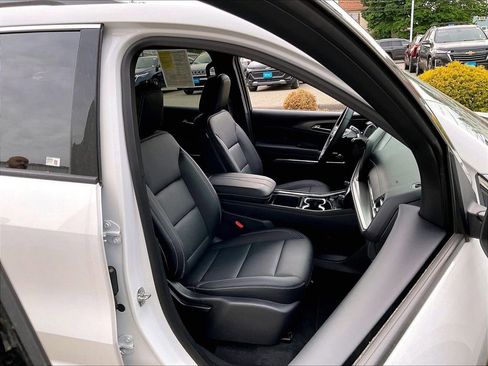 Used 2026 Chevrolet Traverse LT AWD/4WD image 11