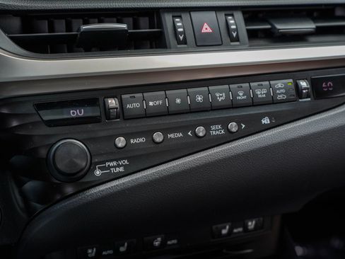 Used 2020 Lexus ES 350 w/ Premium Package FWD image 22