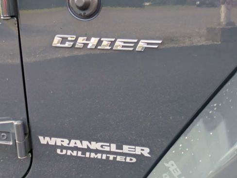 Used 2017 Jeep Wrangler Unlimited Sahara w/ Quick Order Package 24E Chief AWD/4WD image 26