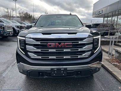 New 2026 GMC Sierra 1500 SLE w/ Preferred Package
