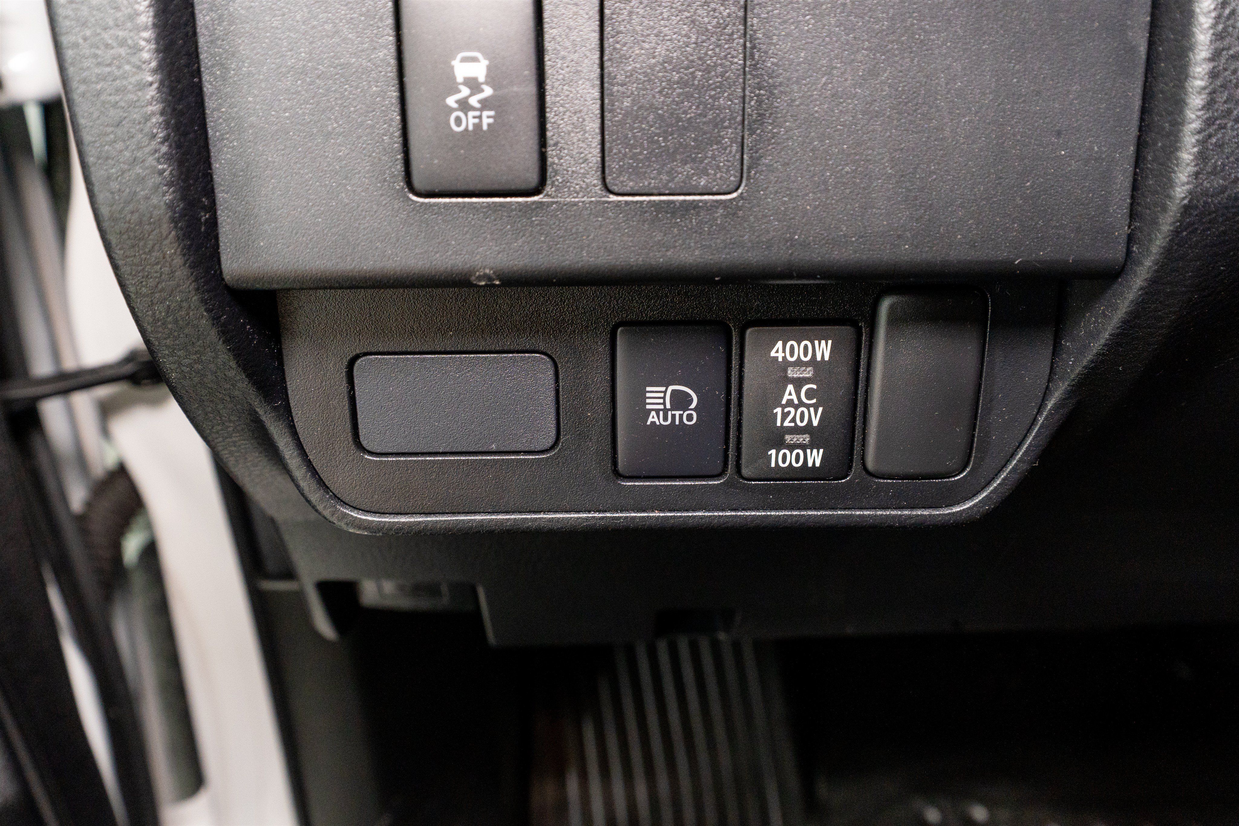 Used 2022 Toyota Tacoma TRD Sport w/ Black Out Package (TMS) AWD/4WD image 34