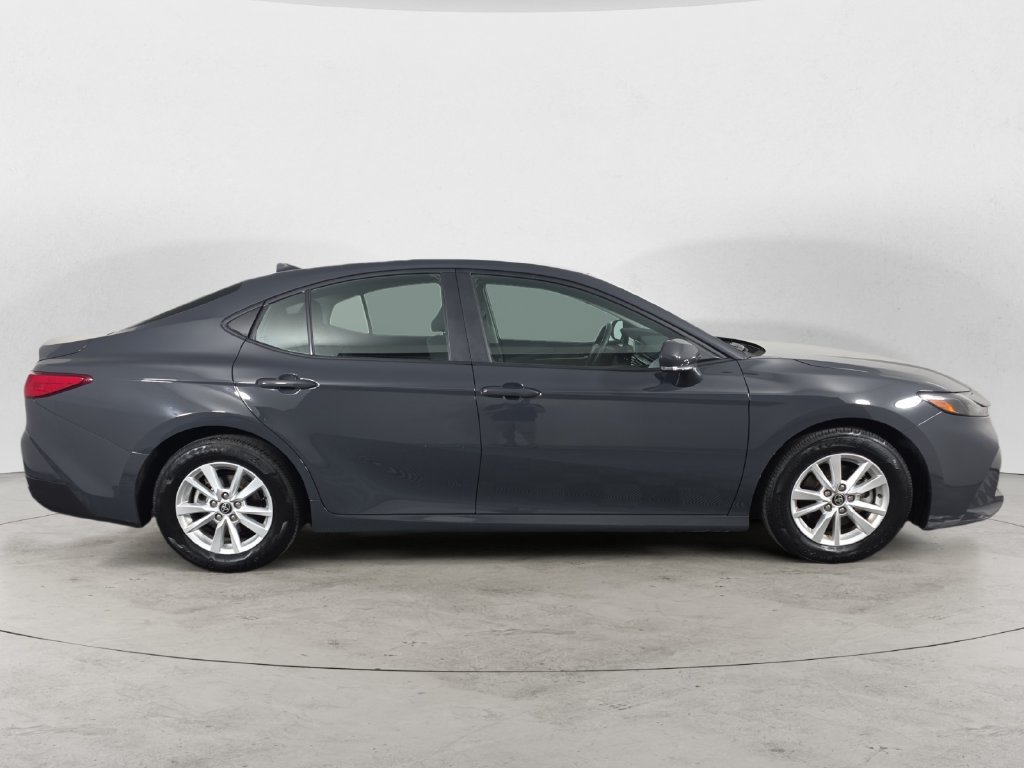 Used 2025 Toyota Camry LE FWD image 4