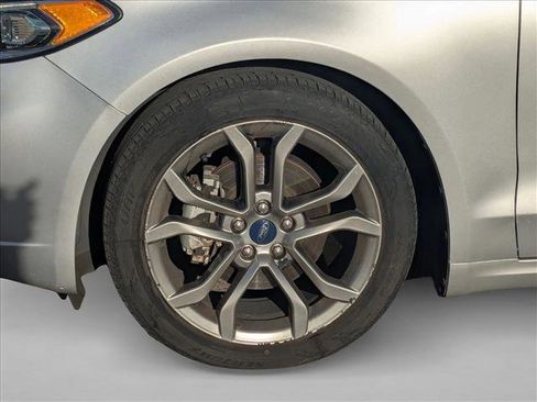 Used 2019 Ford Fusion SEL image 14