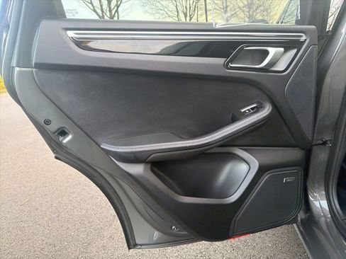 Used 2018 Porsche Macan Sport Edition image 17