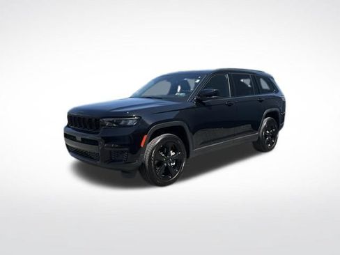 Used 2025 Jeep Grand Cherokee L Altitude AWD/4WD image 13