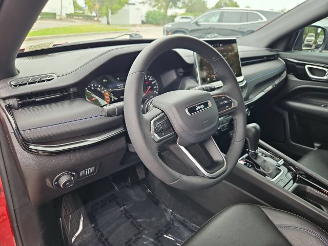 Used 2025 Jeep Compass Latitude w/ Altitude Special Edition AWD/4WD image 11