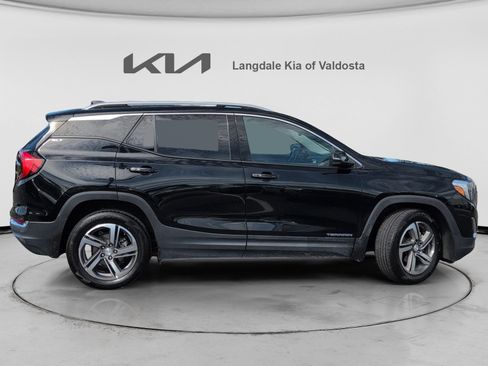 Used 2021 GMC Terrain SLT w/ Infotainment Package II FWD image 3