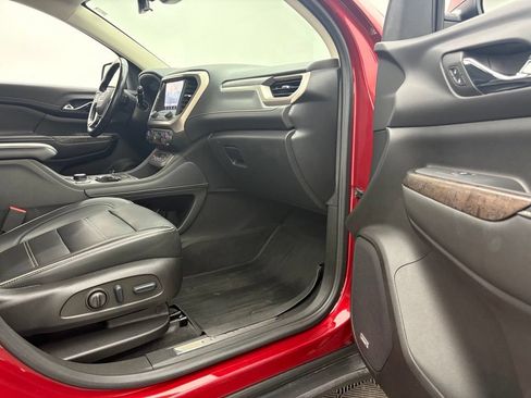 Used 2022 GMC Acadia Denali w/ Denali Ultimate Package FWD image 33