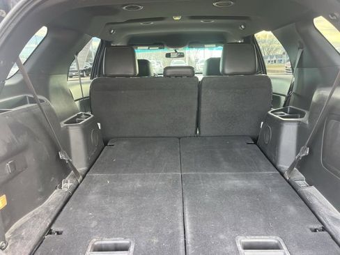 Used 2015 Ford Explorer XLT w/ Equipment Group 202B image 19