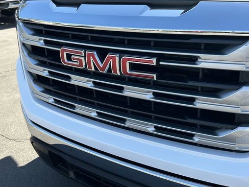 Used 2025 GMC Sierra 1500 SLE image 30