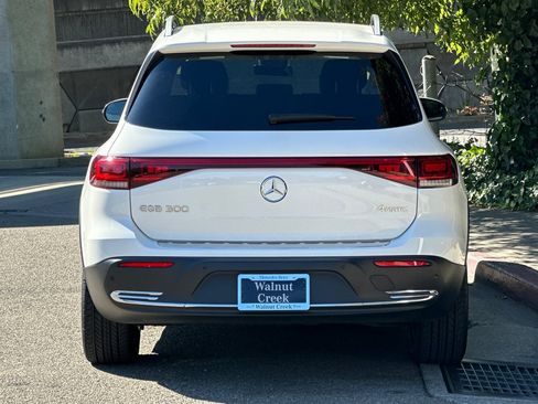 Certified 2023 Mercedes-Benz EQB 300 4MATIC image 10