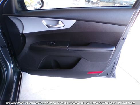 Used 2024 Kia Forte LXS FWD image 27