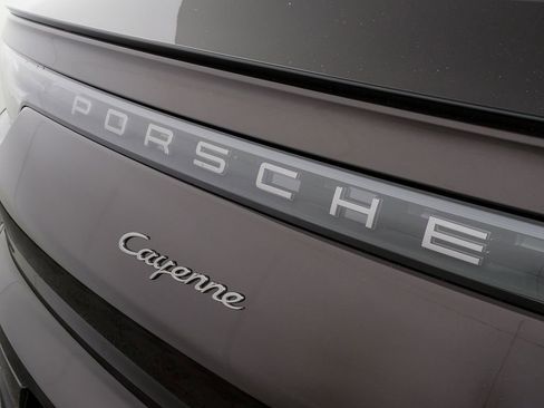 Certified 2023 Porsche Cayenne Coupe AWD/4WD image 39