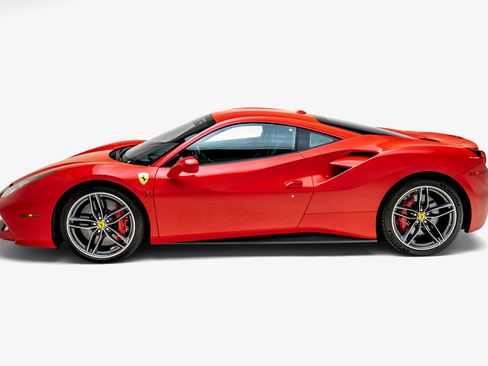 Used 2018 Ferrari 488 GTB RWD image 7