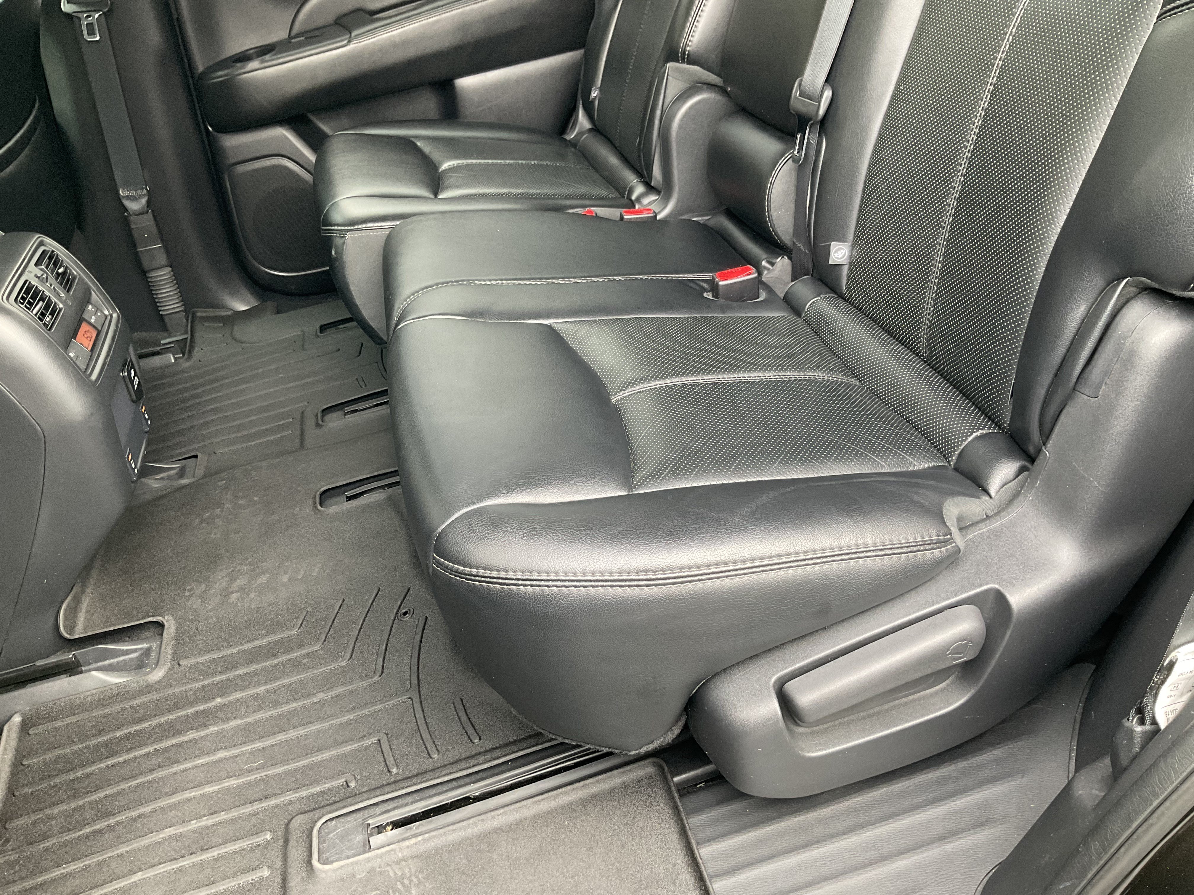 Used 2015 Nissan Pathfinder Platinum FWD image 41
