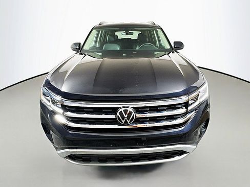 Used 2023 Volkswagen Atlas SE image 2