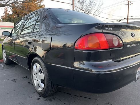 Used 2001 Toyota Corolla LE image 10