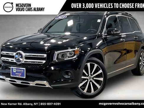 Used 2023 Mercedes-Benz GLB 250 4MATIC w/ Premium Package image 1