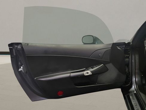 Used 2010 Chevrolet Corvette Coupe w/ 1LT image 22