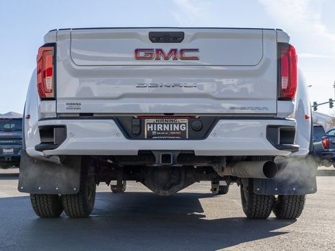 Used 2022 GMC Sierra 3500 Denali image 30