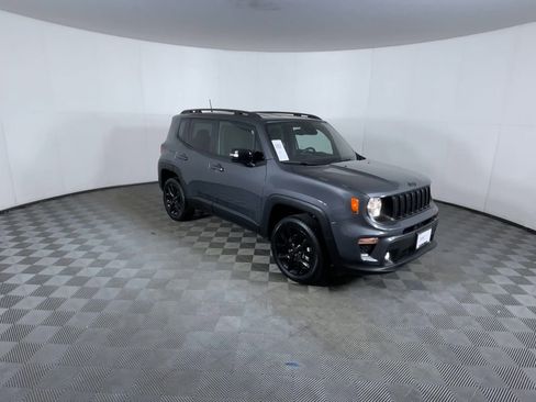 Used 2022 Jeep Renegade Altitude w/ Convenience Group image 2