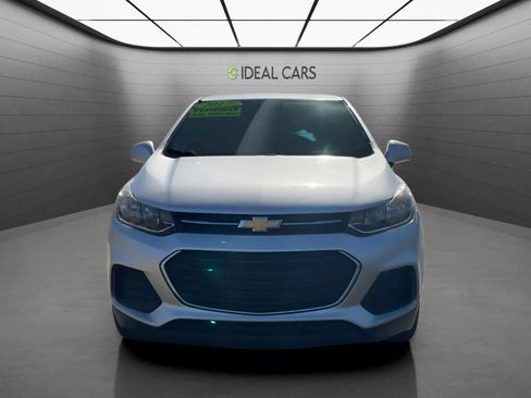 Used 2017 Chevrolet Trax LS FWD image 2