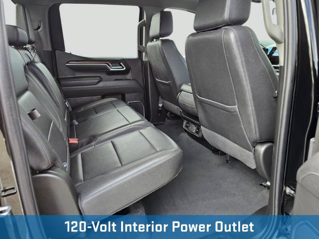 Used 2025 GMC Sierra 1500 SLT AWD/4WD image 17