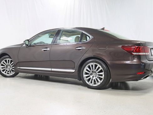 Used 2013 Lexus LS 460 AWD w/ Ultra Luxury Pkg image 9