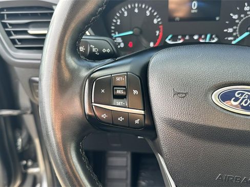 Used 2022 Ford Escape SE w/ SE Sport Appearance Package image 14