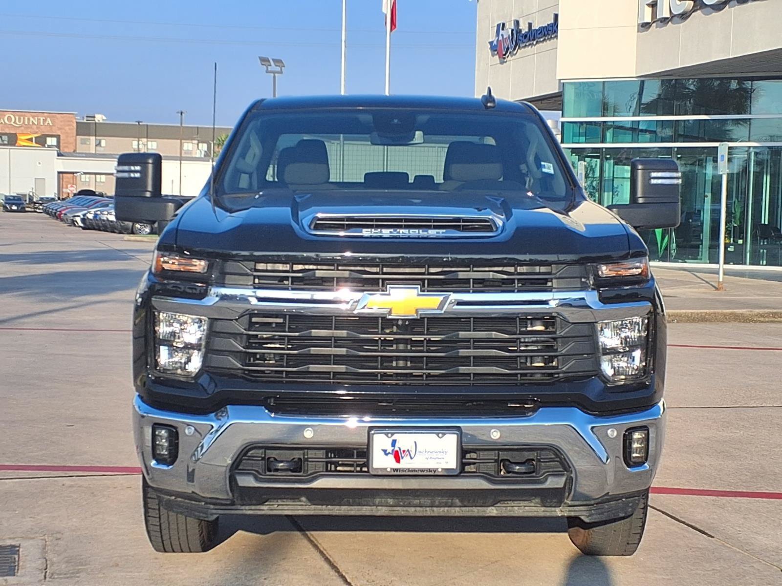 Used 2025 Chevrolet Silverado 2500 LT w/ Safety Package AWD/4WD image 2