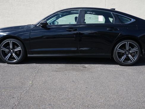 Used 2024 Honda Accord Sport image 2