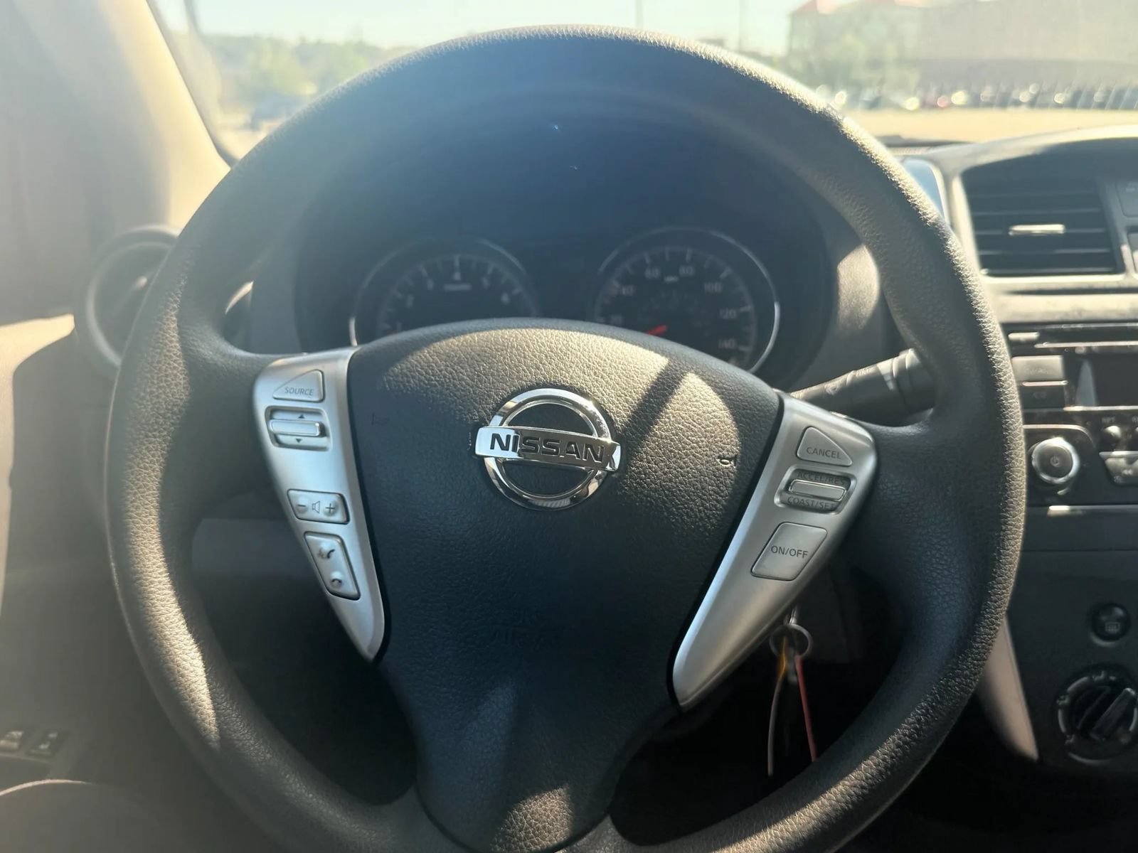 Used 2015 Nissan Versa SV w/ SV Appearance Package FWD image 16