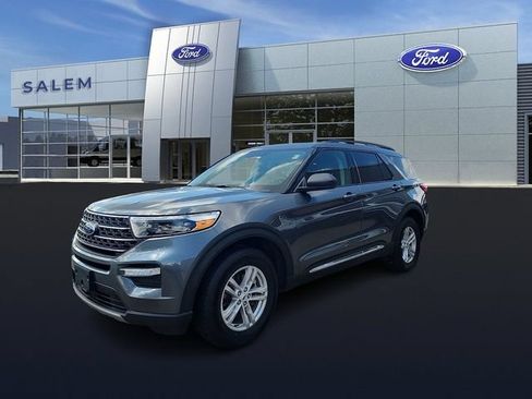 Certified 2022 Ford Explorer XLT w/ Equipment Group 202A AWD/4WD image 6