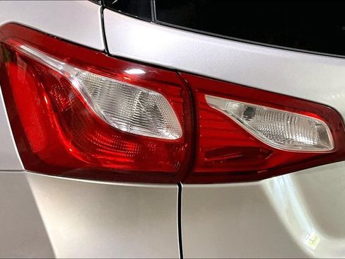 Used 2021 Chevrolet Equinox LT AWD/4WD image 11