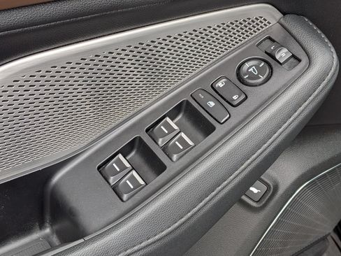 Used 2022 Acura MDX SH-AWD image 13
