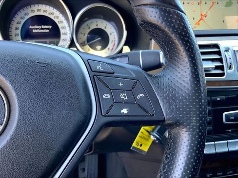 Used 2014 Mercedes-Benz E 350 4MATIC Sedan image 24