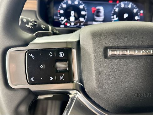 Used 2024 Land Rover Discovery Dynamic SE AWD/4WD image 19