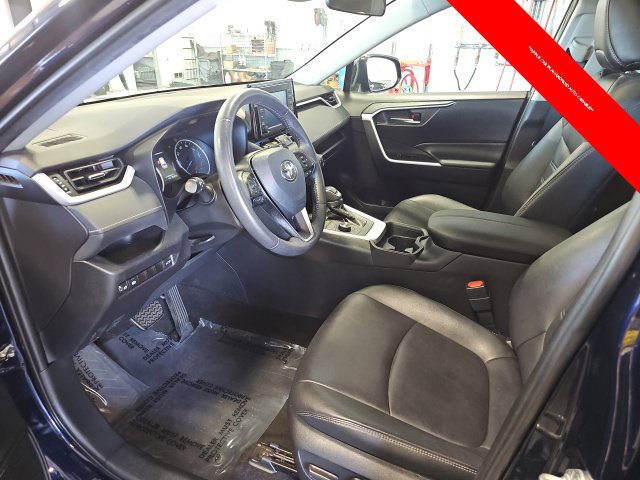 Used 2021 Toyota RAV4 XLE Premium AWD/4WD image 15