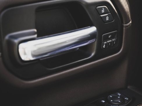 Used 2019 GMC Sierra 1500 SLT w/ SLT Premium Plus Package image 14