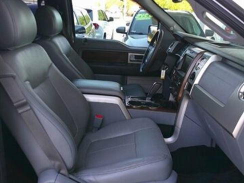 Used 2014 Ford F150 Lariat w/ Lariat Chrome Package image 30