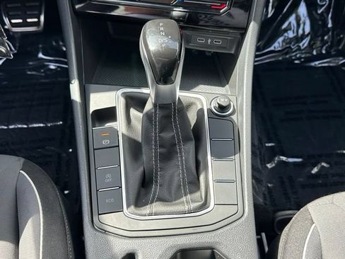 Certified 2025 Volkswagen Jetta Sport FWD image 34