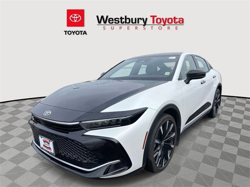 Certified 2024 Toyota Crown Platinum image 5