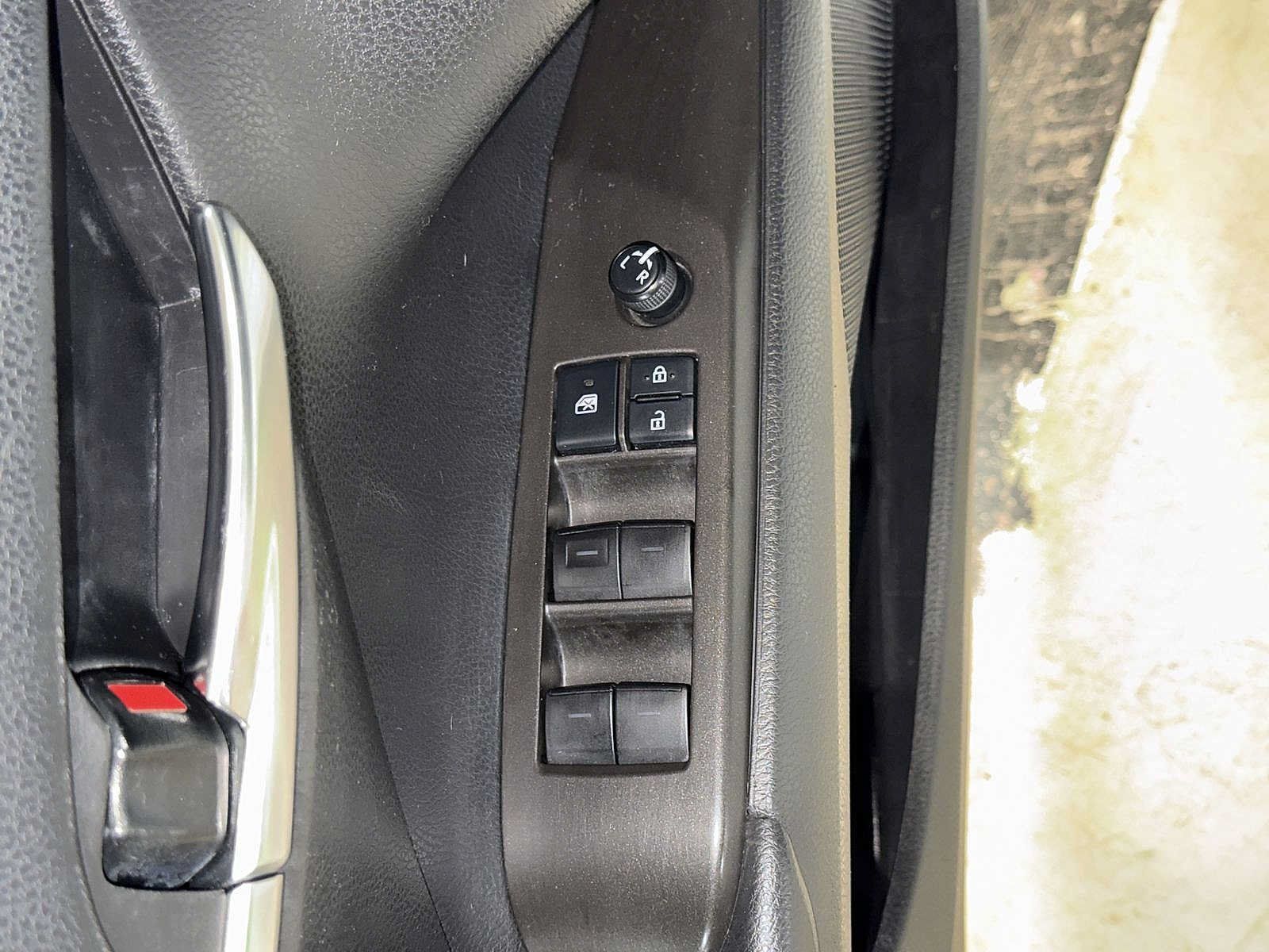 Used 2021 Toyota Camry SE FWD image 20