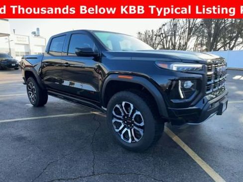 Used 2025 GMC Canyon AT4 w/ Nightfall Edition image 2