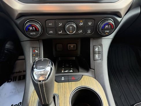 Used 2018 GMC Acadia Denali image 26