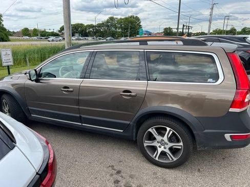Used 2015 Volvo XC70 T6 Premier Plus AWD/4WD image 2