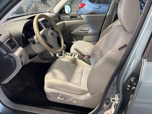 Used 2013 Subaru Forester 2.5X Premium AWD/4WD image 3