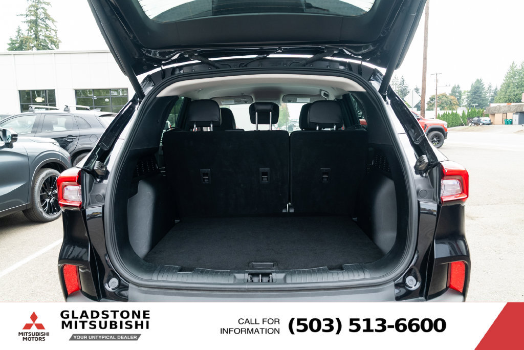 Used 2025 Ford Escape Platinum AWD/4WD image 8