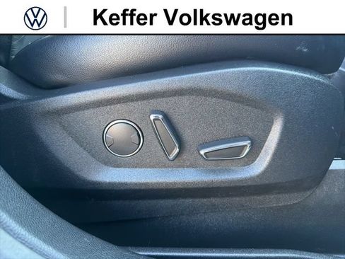 Used 2018 Ford Edge Titanium AWD/4WD image 33