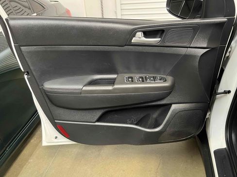 Used 2020 Kia Sportage LX FWD image 64